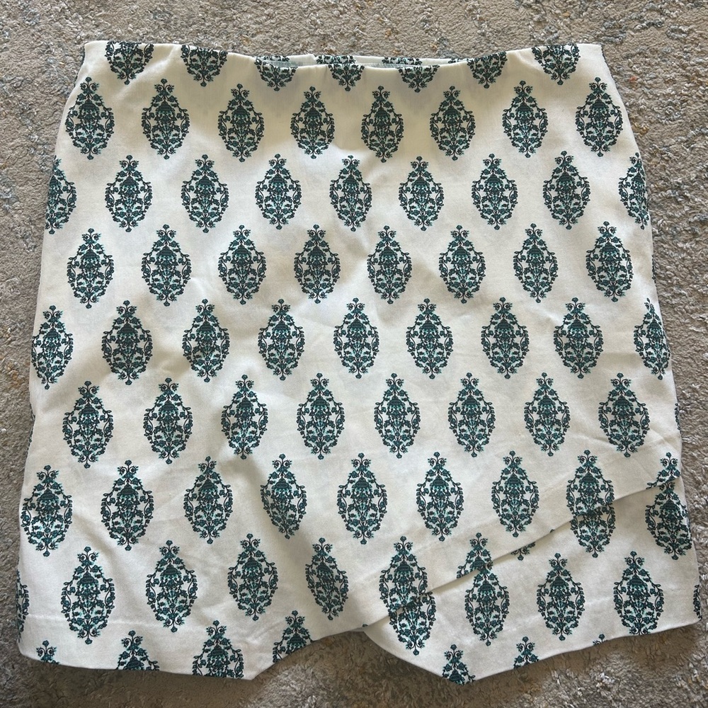 Versona design white skirt with built in shorts